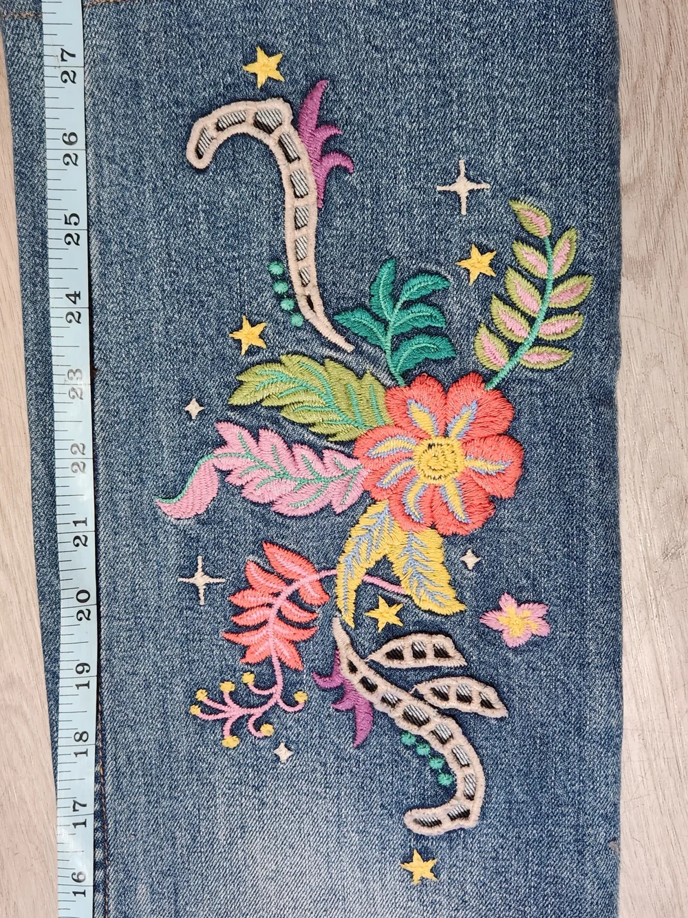 ✨ Johnny Was Boho Embroidered Straight Leg Jeans 29 - Picture 6 of 11